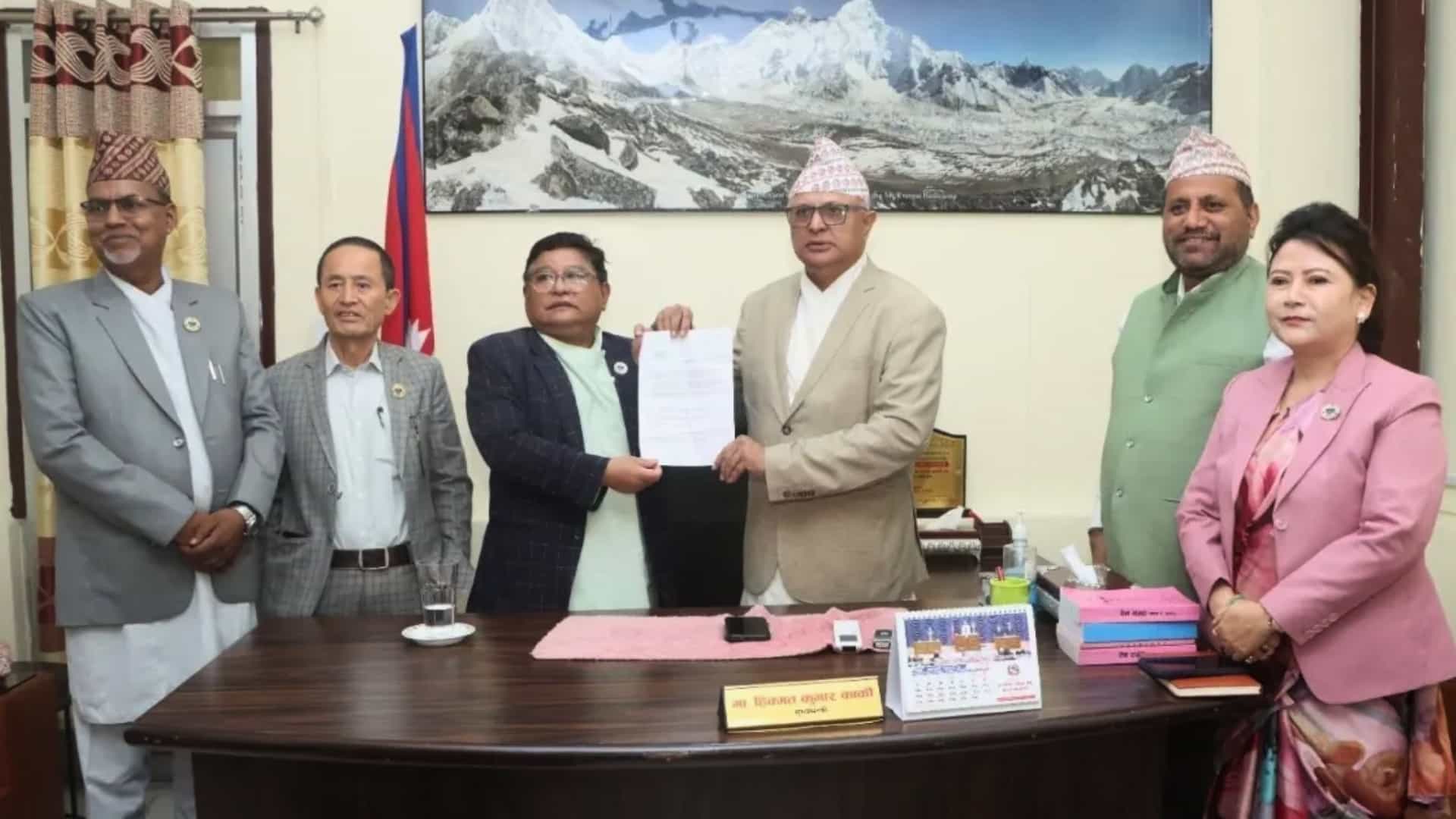 कोशीमा कांग्रेसका मन्त्रीले दिए राजीनामा