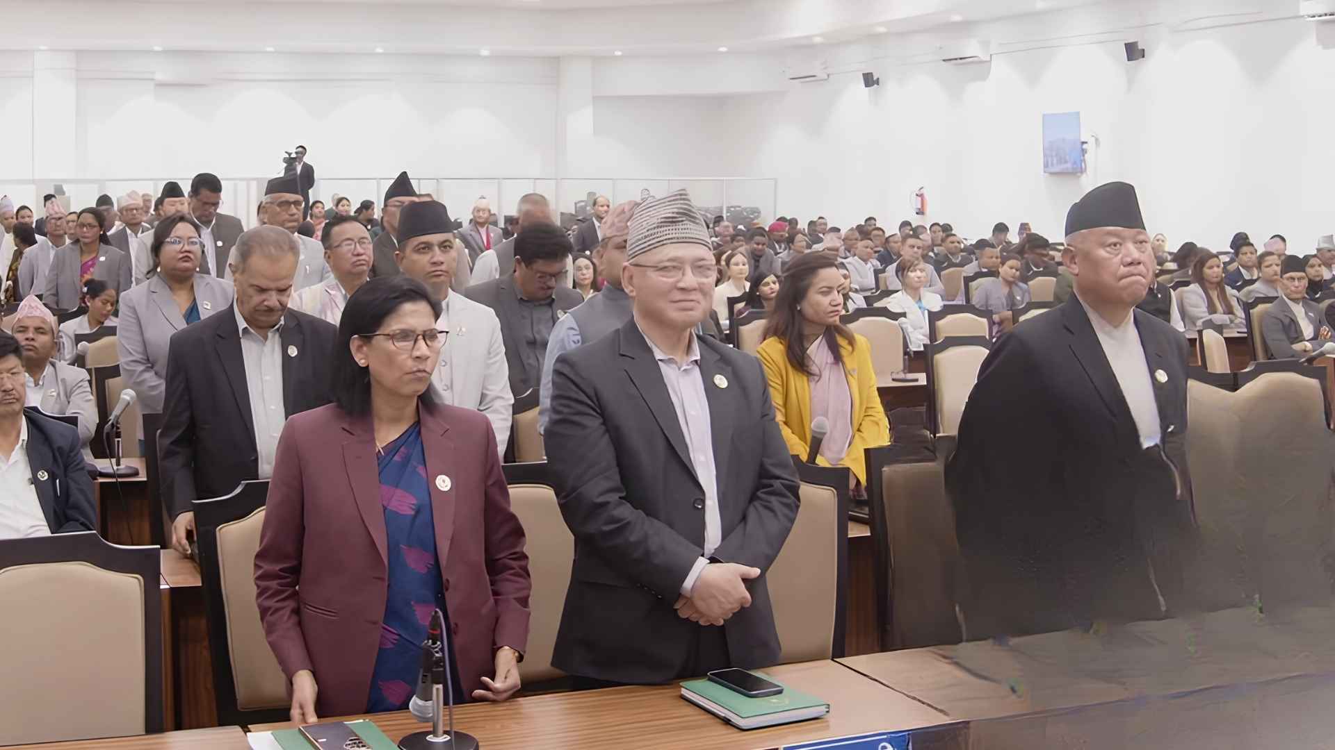 संसदमा प्रधानमन्त्रीको अनुपस्थितिः राजीनामा मागसहित प्रतिपक्षको नाराबाजी, नीति तथा कार्यक्रम छलफल अवरुद्ध