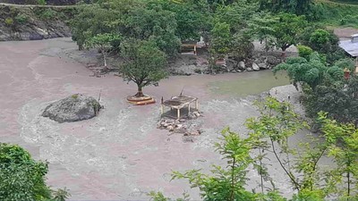 अविरल वर्षाले नवलपुरमा पहिरो र डुबान, नौ घरपरिवार प्रभावित
