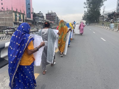 न्याय खोज्न हिडेका अनवरत पाइलाहरू